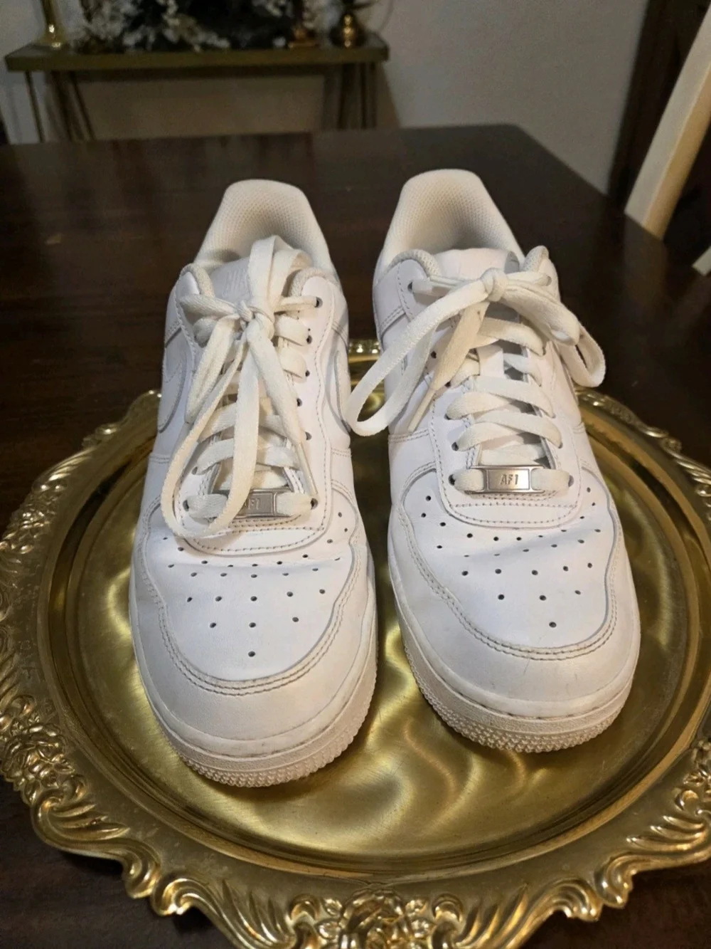 classic white Nike Air Force 1 sneakers Womens Size 8